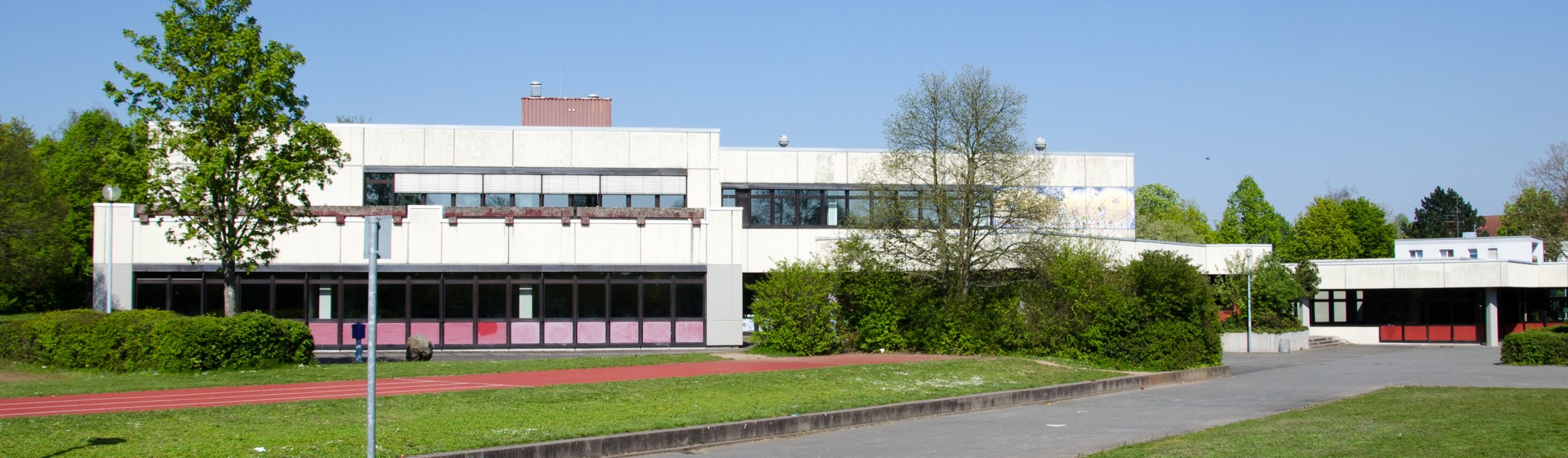 Schulgelände_33
